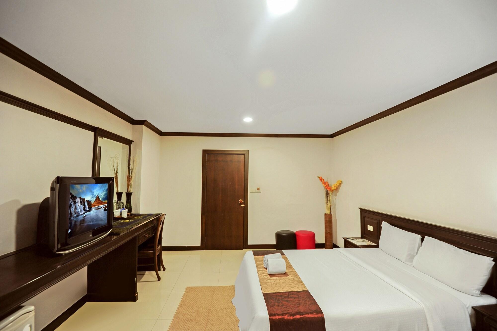 Romena Grand Hotel Chiang Mai Bagian luar foto