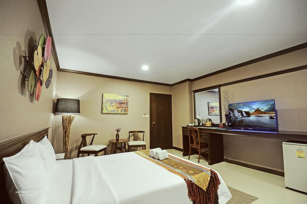 Romena Grand Hotel Chiang Mai Bagian luar foto