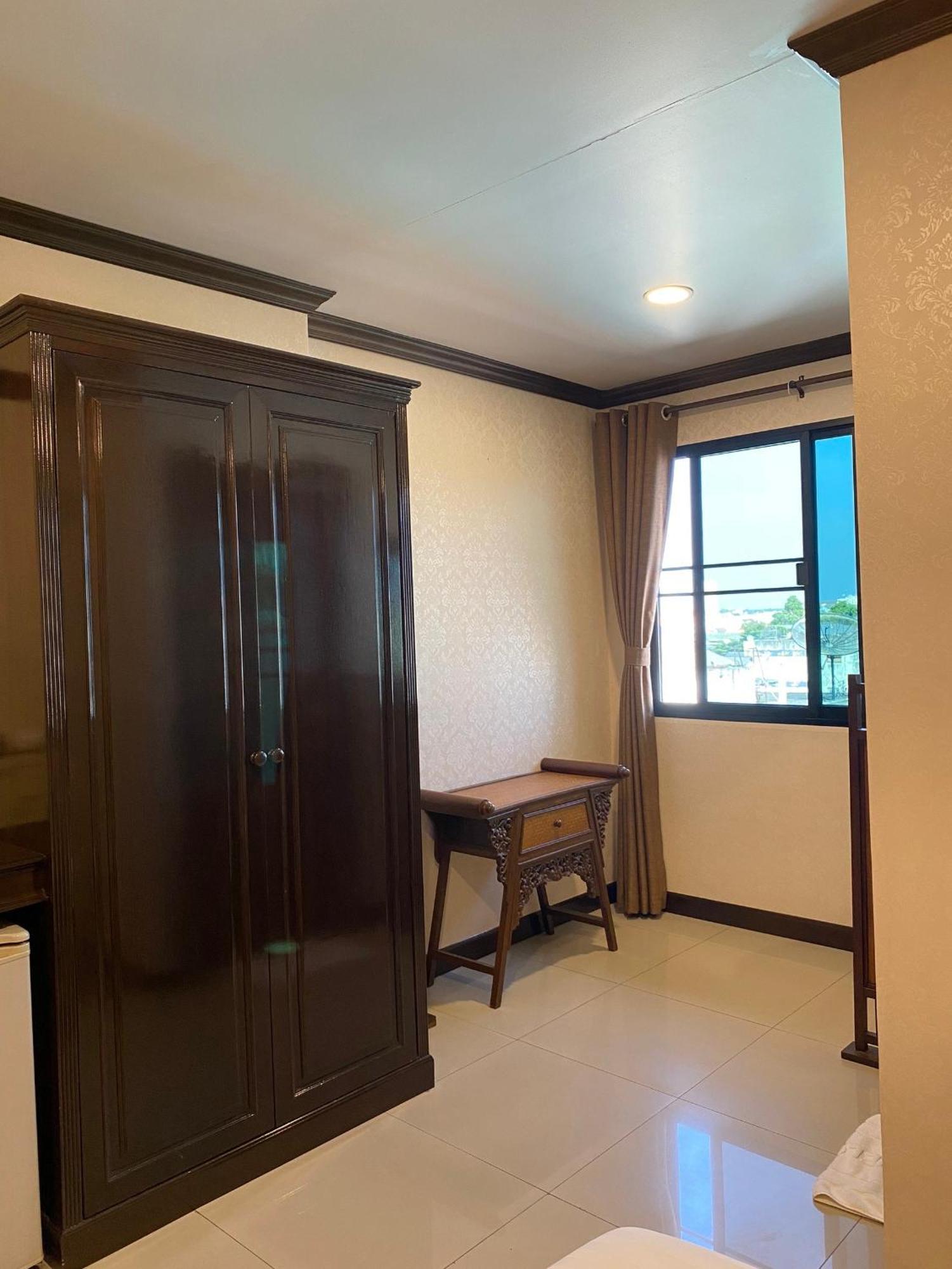 Romena Grand Hotel Chiang Mai Bagian luar foto