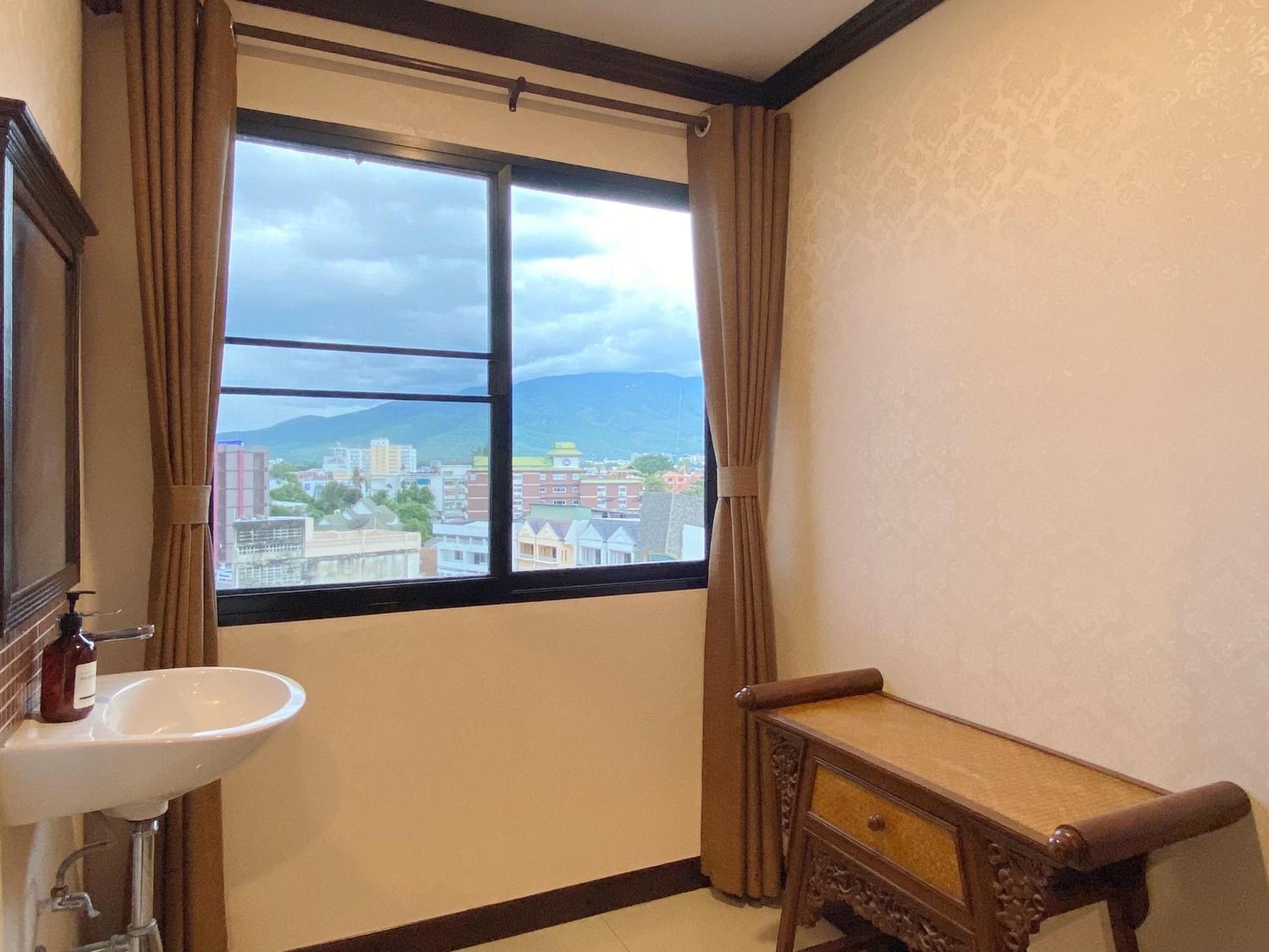 Romena Grand Hotel Chiang Mai Bagian luar foto