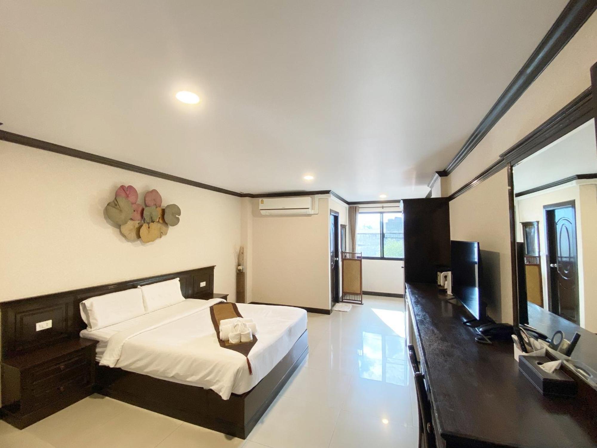 Romena Grand Hotel Chiang Mai Bagian luar foto