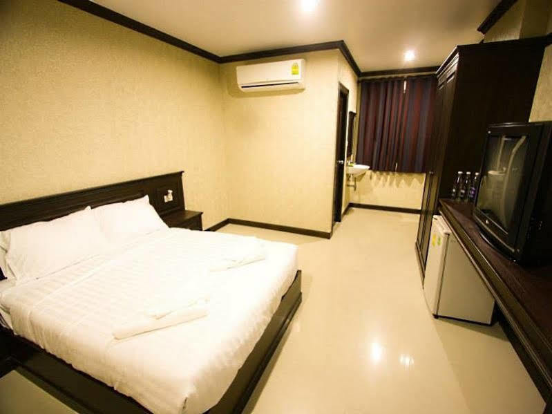 Romena Grand Hotel Chiang Mai Bagian luar foto