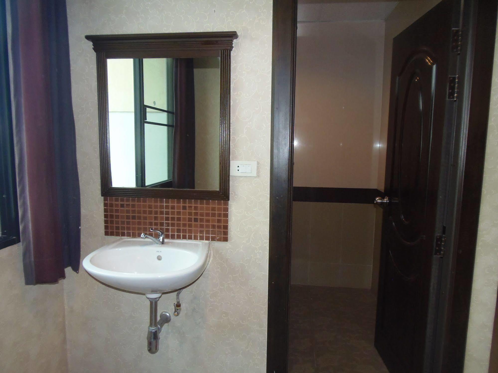Romena Grand Hotel Chiang Mai Bagian luar foto