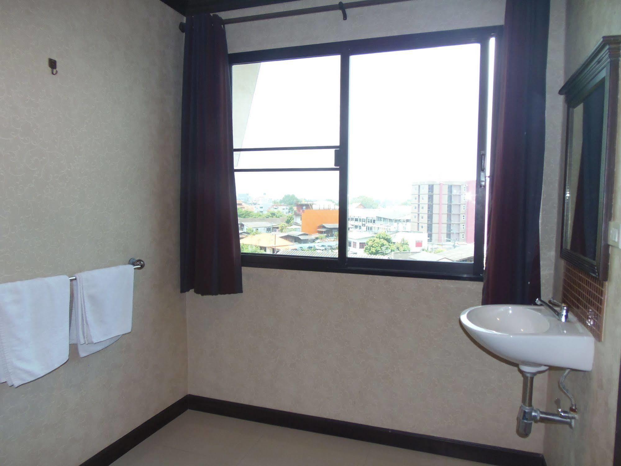 Romena Grand Hotel Chiang Mai Bagian luar foto